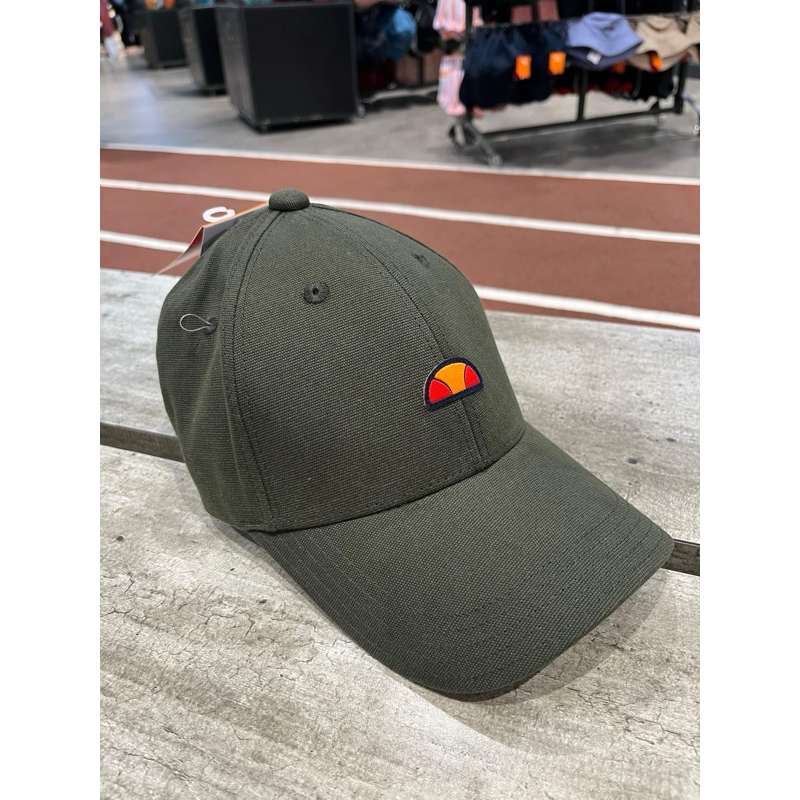 CAP ELLESSE