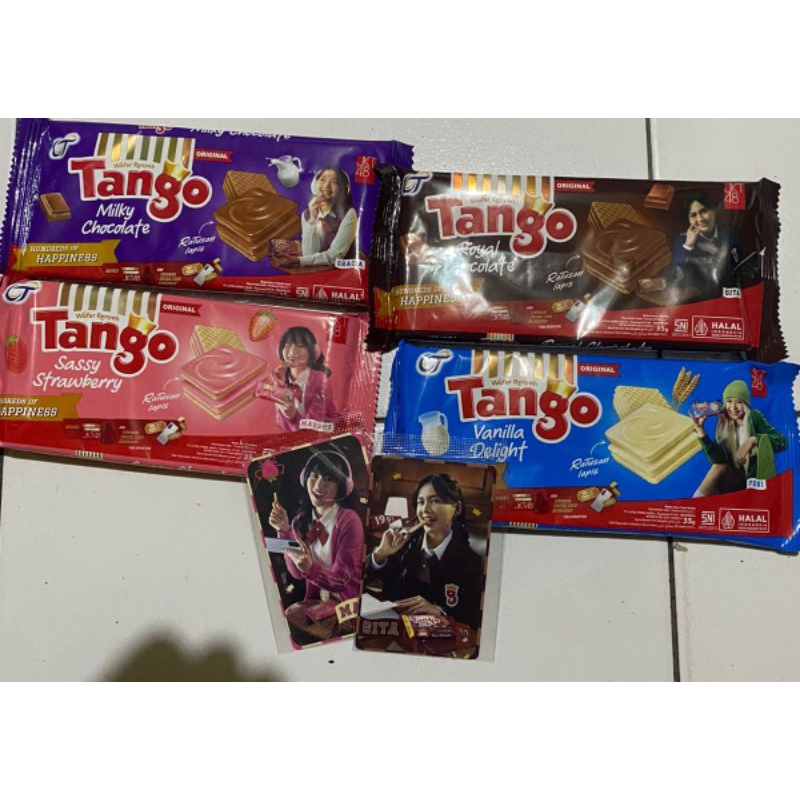 

1Dus Tango Wafer x JKT48 Kemasan 35gr 1 Ban isi 11pcs Free Photocard Member JKT48