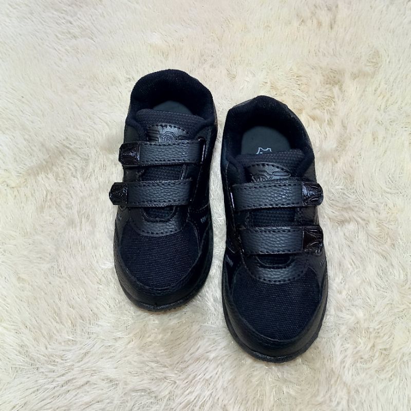 Sepatu Anak Sekolah Black Merk De Brand