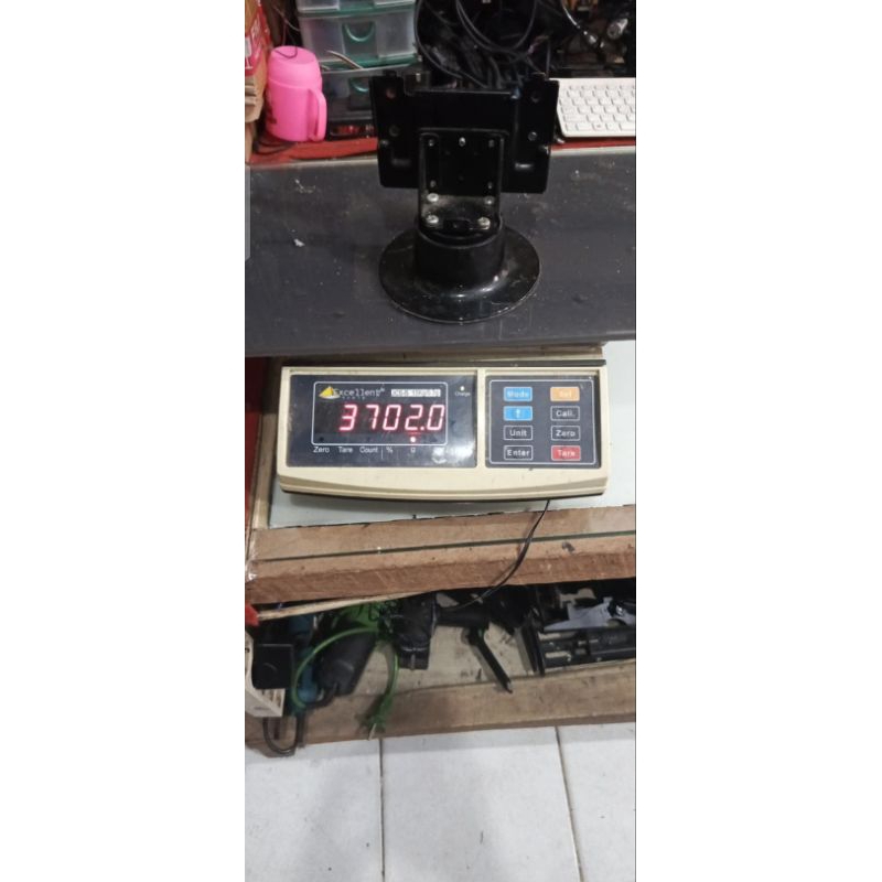 kaki tv Sharp 40le820