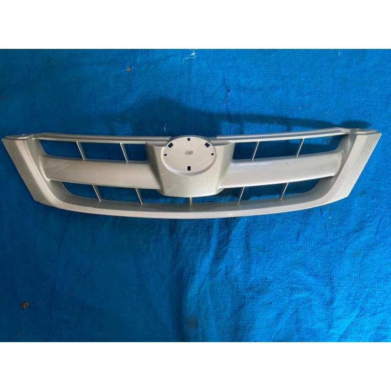 Grill gril depan Toyota kijang Innova 2004-2007 original