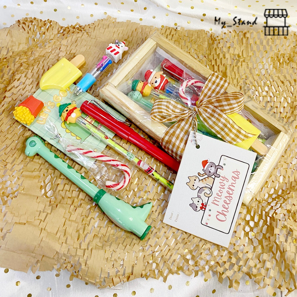 

Parcel Natal TRAY Hampers Wooden Christmas Nampan Kayu Minimalis untuk Keluarga Saudara Teman