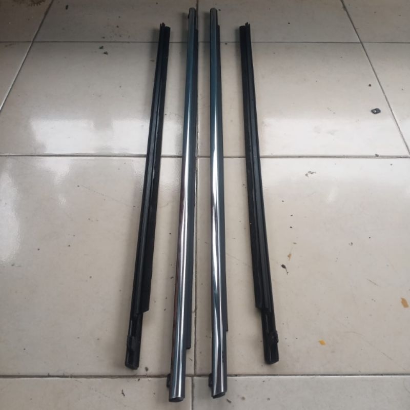 karet pelipit kaca pintu luar mobil Avanza Veloz Xenia 2012,2017 all New chrome barang 100% original