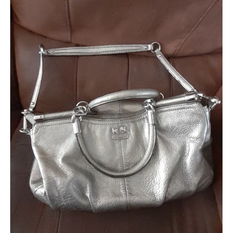 Tas Wanita Preloved Second Branded Ori Coach warna silver