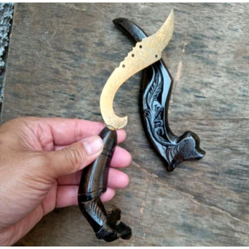 Sovenir Murah Kujang Kuningan Kayu Ukir