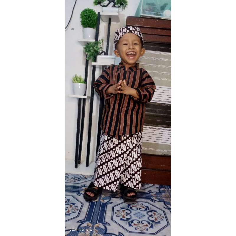 SETELAN BAJU ADAT JAWA SURJAN LURIK ANAK dan BLANGKON