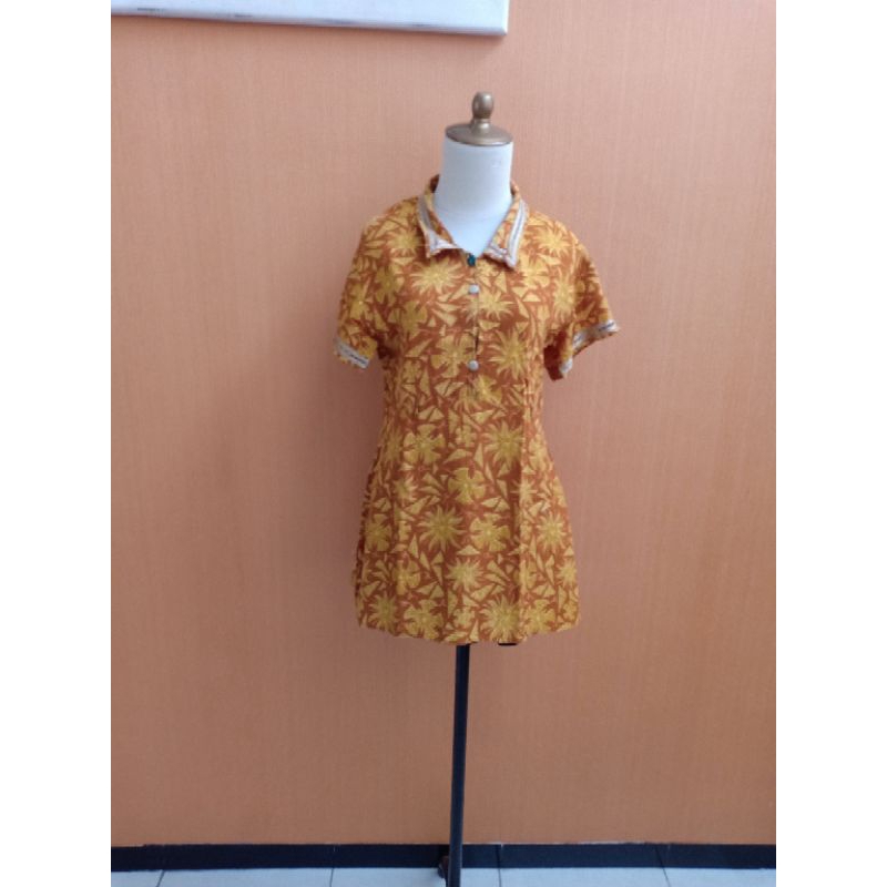 atasan wanita kuning motif bunga batik SEKAR MULYA blouse berkerah lengan pendek