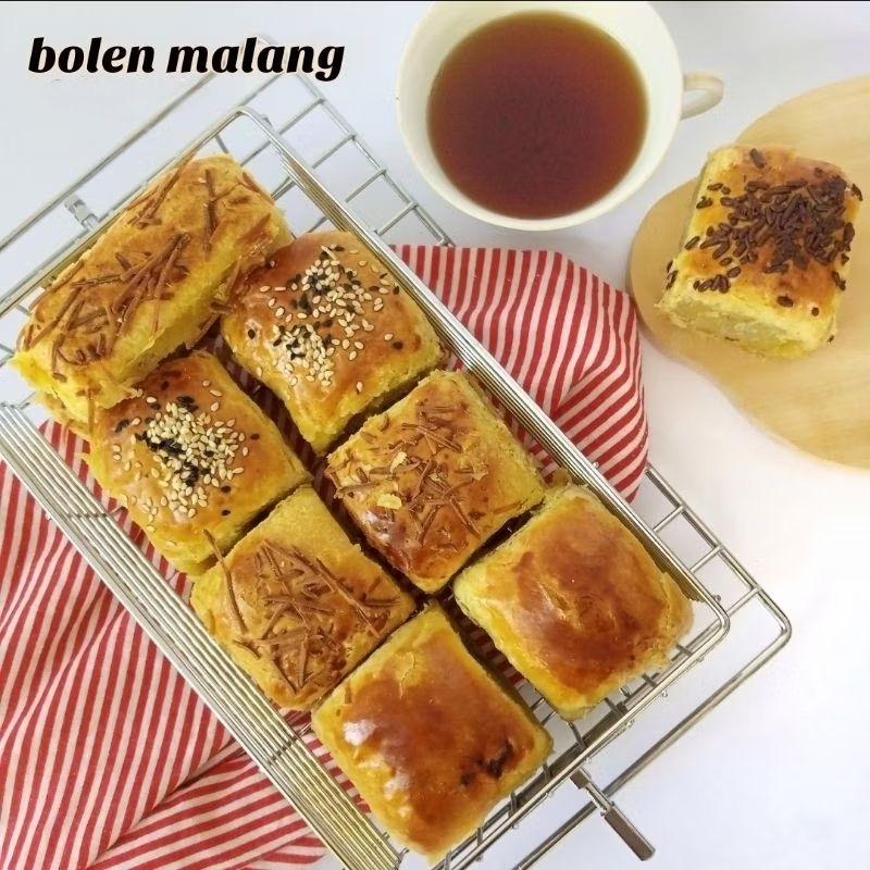 

Oleh-oleh Malang ~ Bolen Malang