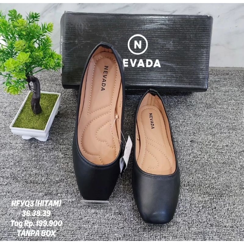 flatshoes st.yves hitam (kode HFYQ3)