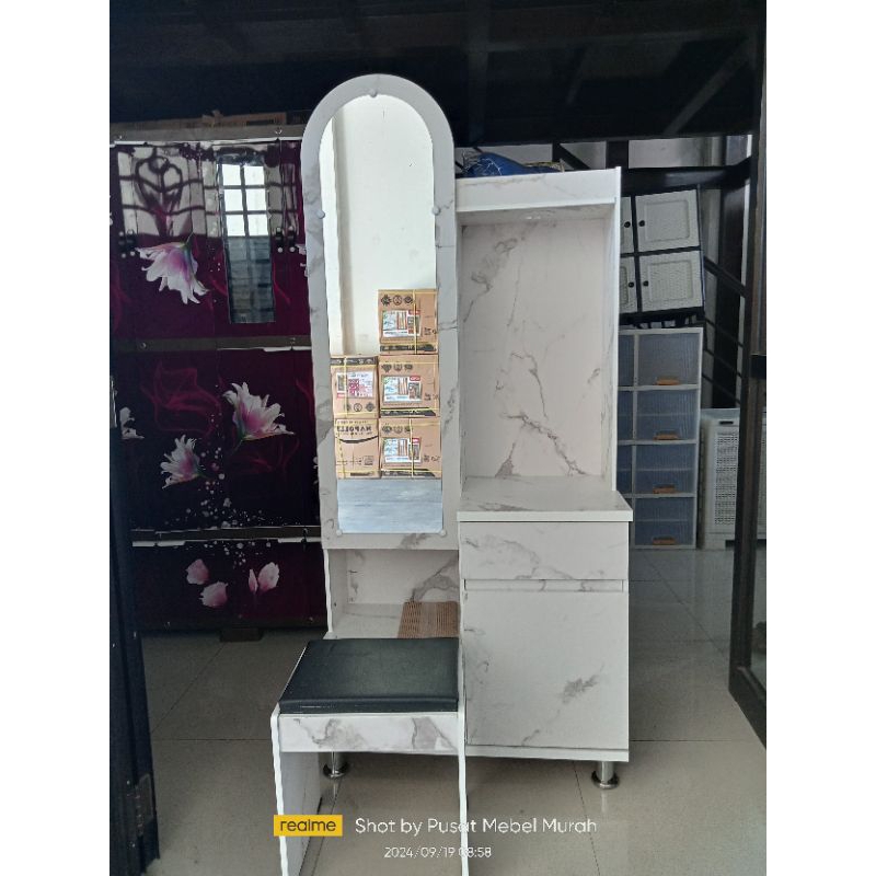 MEJA RIAS KACA PANJANG BANYUMAS