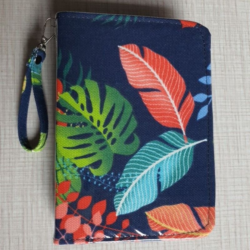 

SAMPUL ALKITAB CANVAS MONSTERA