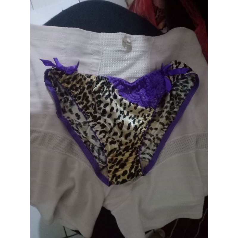 Celana Dalam Aroma Khas Wanita