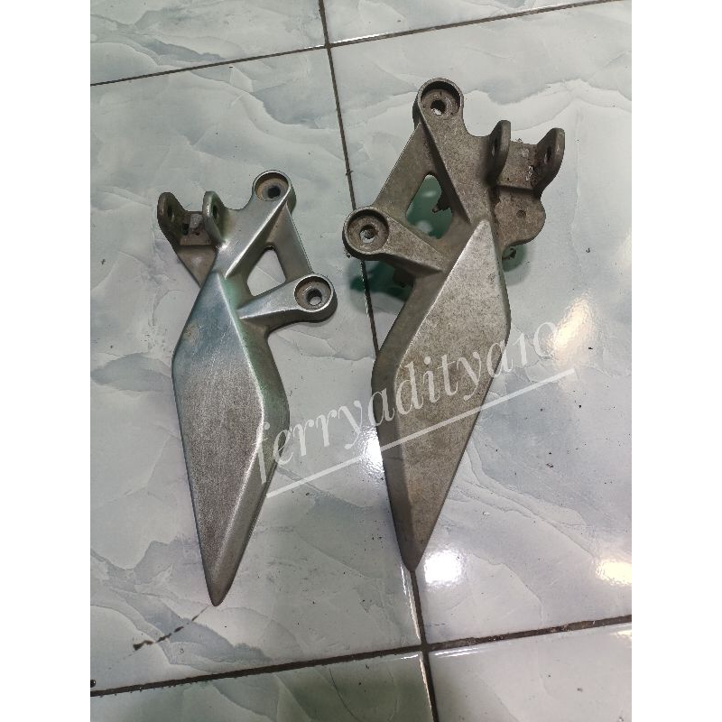 footstep depan original cb150r old K15