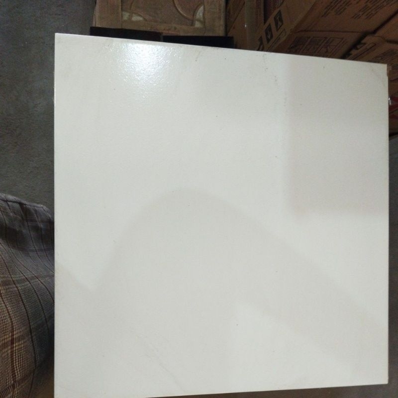 Keramik 40x40 Putih KWPro putih glossy