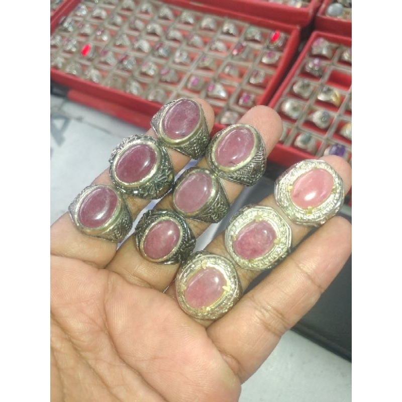 batu ruby kristal natural madagaskar