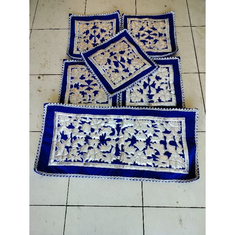 bantal kursi lami berbahan bludru
