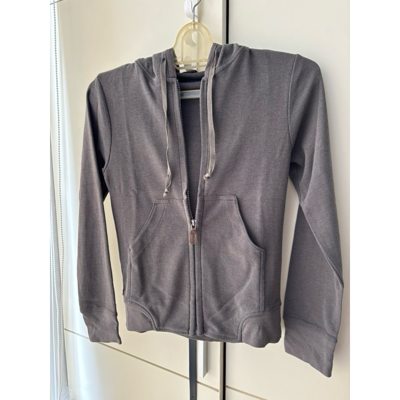 Preloved jaket hoodie abu tebal rajut poshboy abu