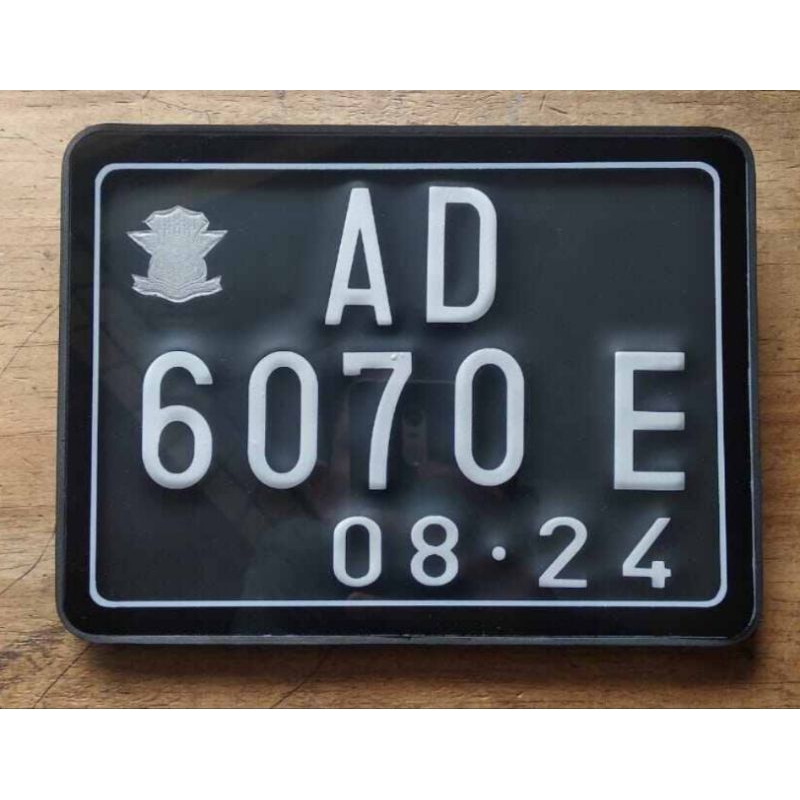 plat motor vespa belakang