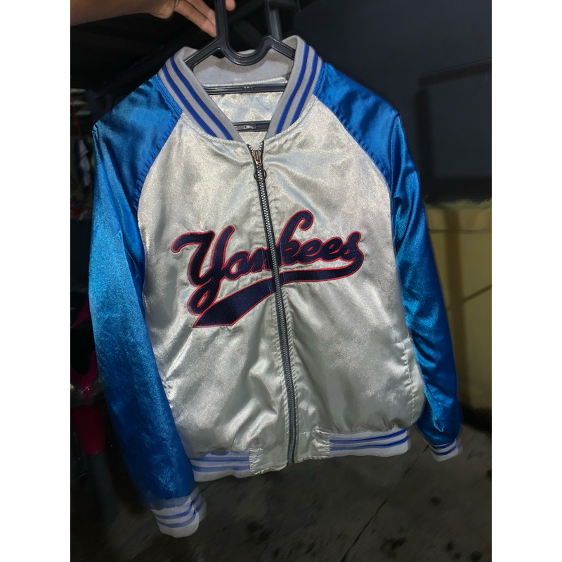 varsity mlb yankess biru