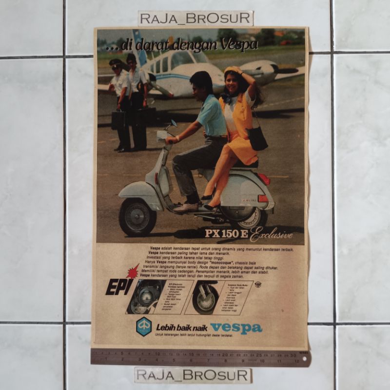 Poster brosur katalog iklan jumbo jadul lawas Piaggio Vespa PX150 E/PX 150 E/PX 150E/PX150E Exclusiv