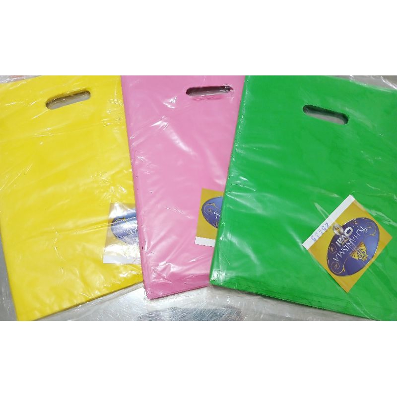 

Shoping Bag Kharisma /warna polos /plastik HD oval uk 25x35 isi 50 pcs