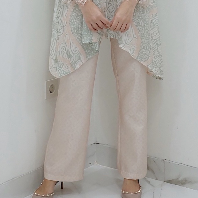 HJ6 Audy Celana Semi Cutbray Viscose by SARAH THE LABEL