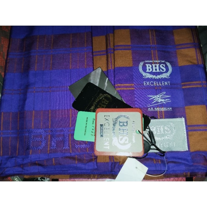 BHS excellent KDT sutra coklat kotak kecil TTD