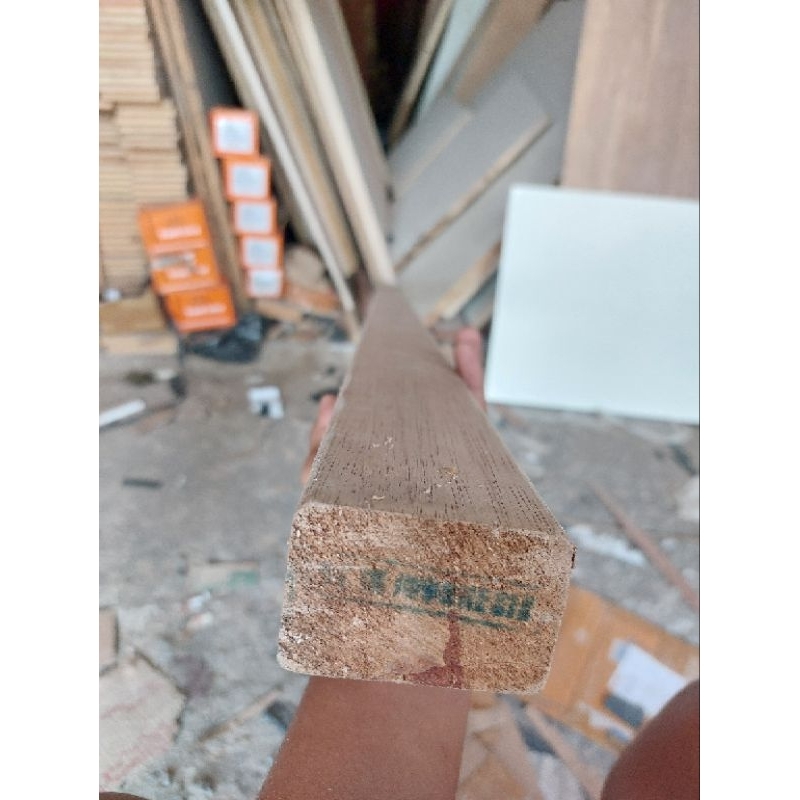 kayu usuk 4x6cm panjang 150cm sudah serut halus sisinya sudah di cemper kaki meja kaki kursi