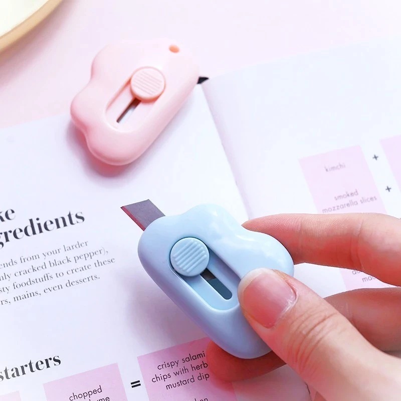 

CUTTER MINI / Portable Kecil / Pisau Pemotong / Keras Plastik Kertas SERBAGUNA / Serba Guna / Multi Fungsi / MULTIFUNGSI / Cuter