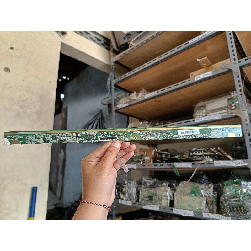 ticon tcon lcd le-32v90 tikon tv led akari LE-32V90