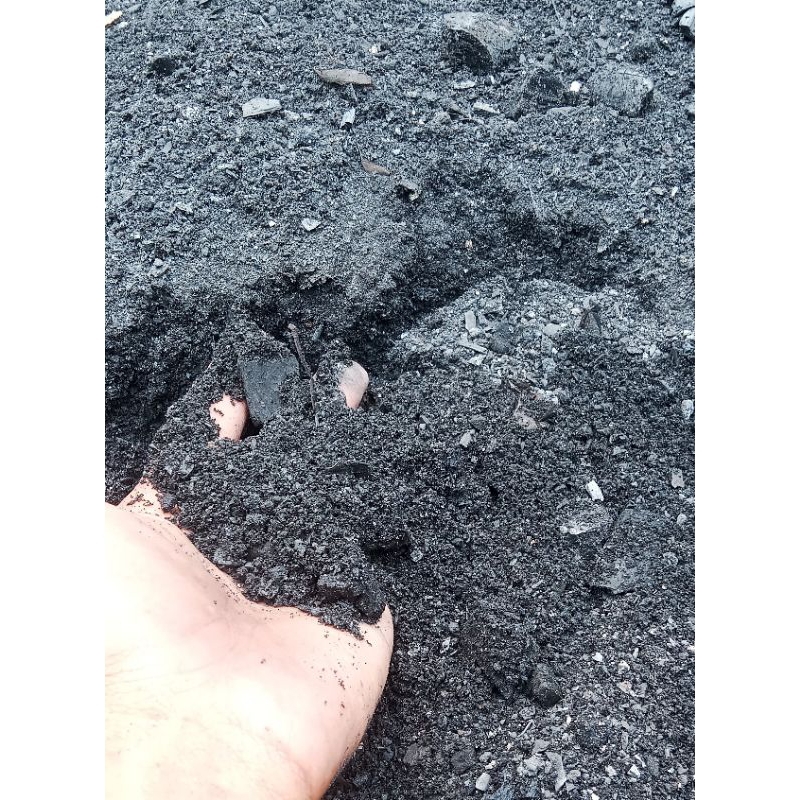Tanah subur campur arang siap pakai/media tanah/tanaman/tanah hitam 1kg
