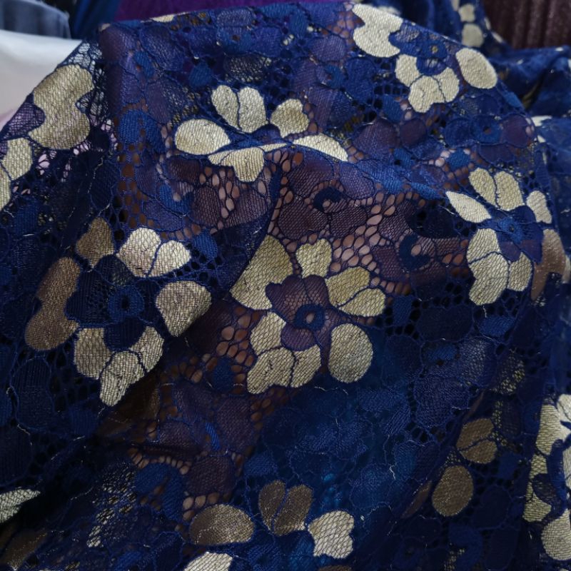 kain brokat tulang - kain brokat semi prada - kain brokat import - kain butik - kain meteran