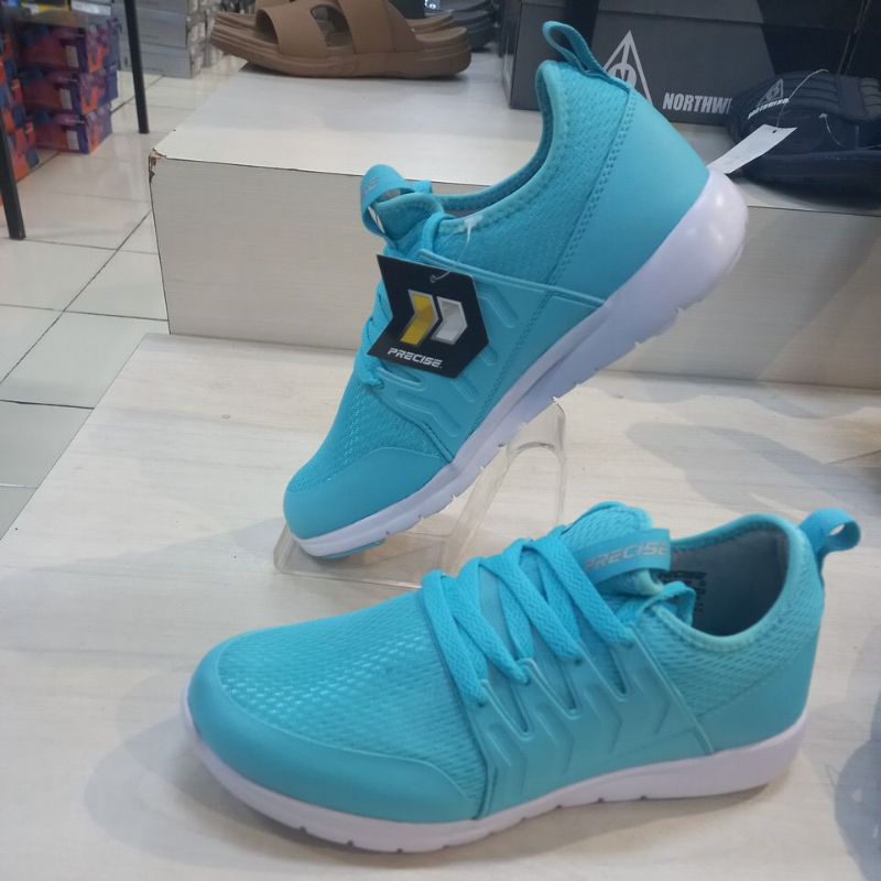 Sepatu precise