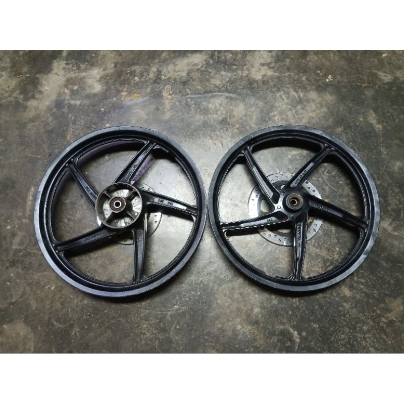 Velg velk pelek velek depan belakang sepasang racing standar honda supra x 125 fi helm in supra x 12