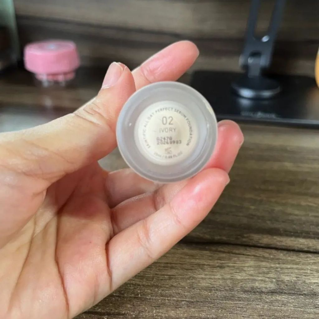 Skintific foundation preloved