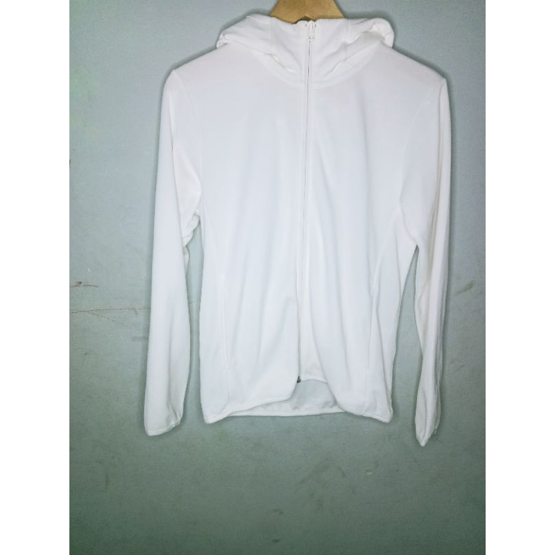 Jaket running UNIQLO PUTIH original ( second/Thrifting )