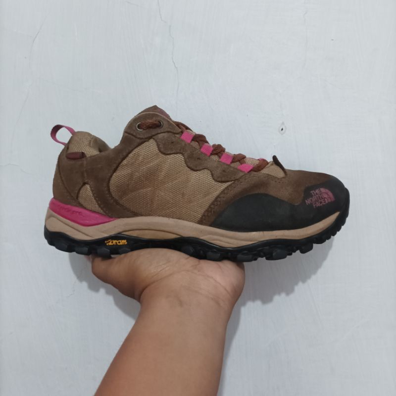 Sepatu Outdoor The North Face Second