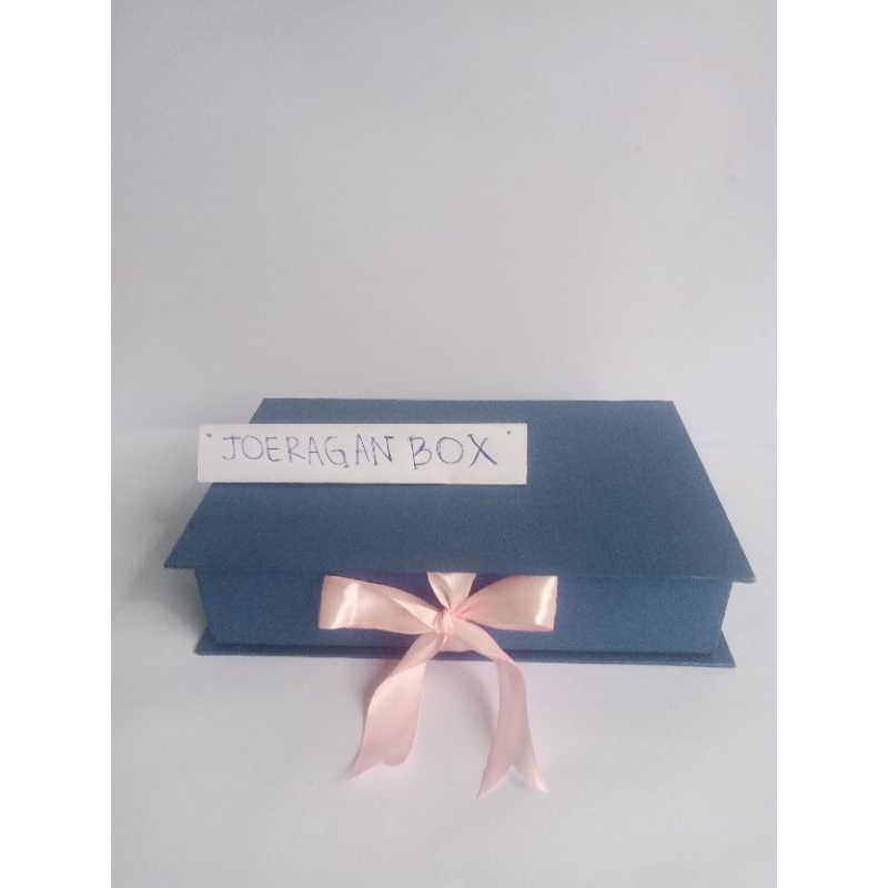 

Kotak Kado / Giftbox / Box Parcel / Box Hampers / Kotak Hantaran/ Box Costume / Kotak Kue / Tempat Hampers
