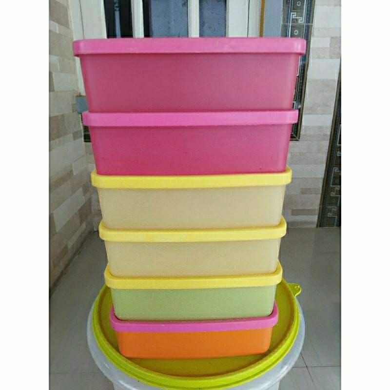 tempat bekal makan lsa large square away kotak tanpa sekat 600ml Tupperware second preloved