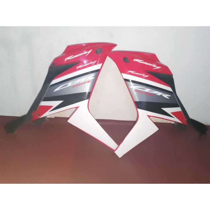 sayap vairing kiri kanan Honda CBR150R bekas original copotan motor kondisi sesuai poto Poto real pi