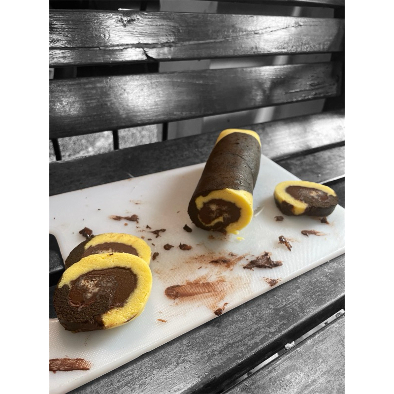 

Kue Basah Roll Cake Roll Gulung Bolu Gulung Chococheese,Red Velvet,Kacang & Lotus