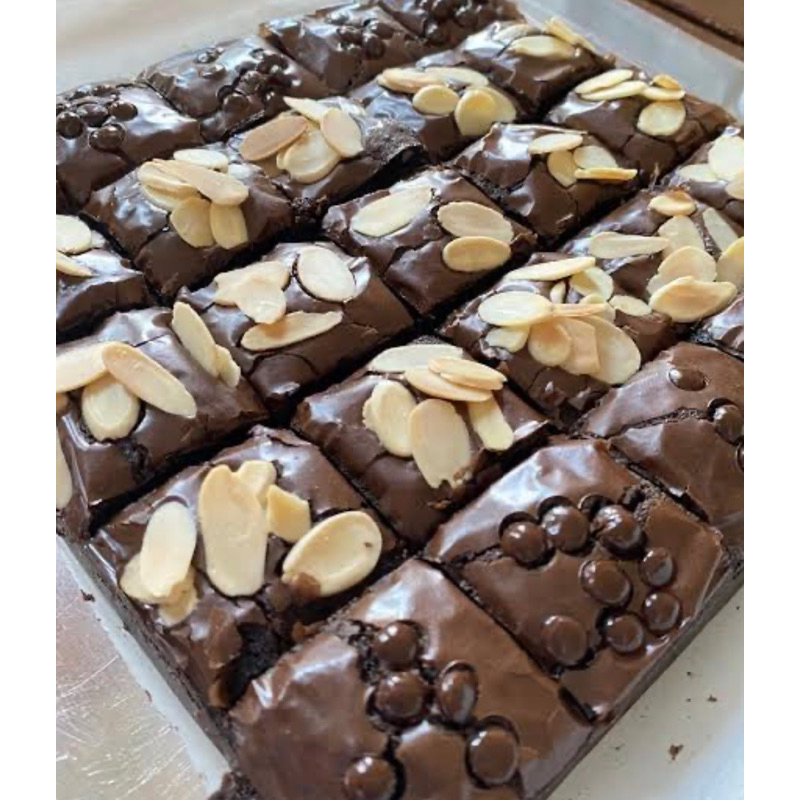 

FUDGY CHOCOLATE BROWNIES