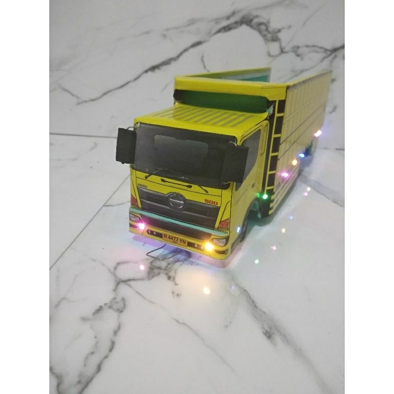 miniatur truk tronton Hino 500 kuning