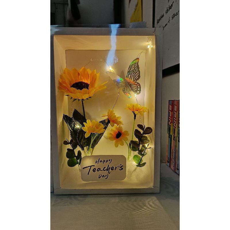 

SunFlow. Gift box / hadiah ulang tahun/ hadiah hari guru