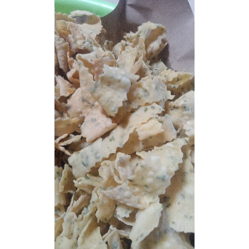 

KERIPIK BAWANG/1kg/1000gr/KERIPIK PANGSIT/SNACK/CEMILAN