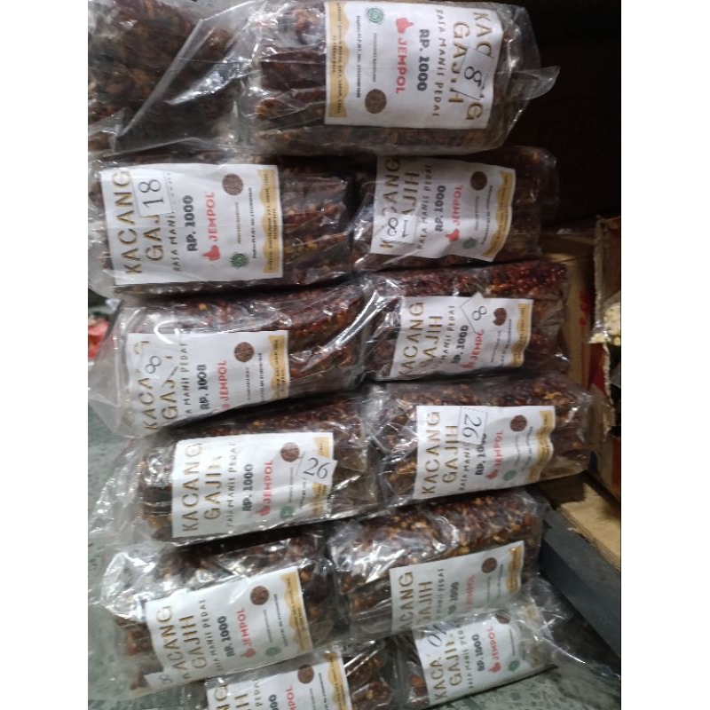 

kacang gajih rasa pedas manis isi 10