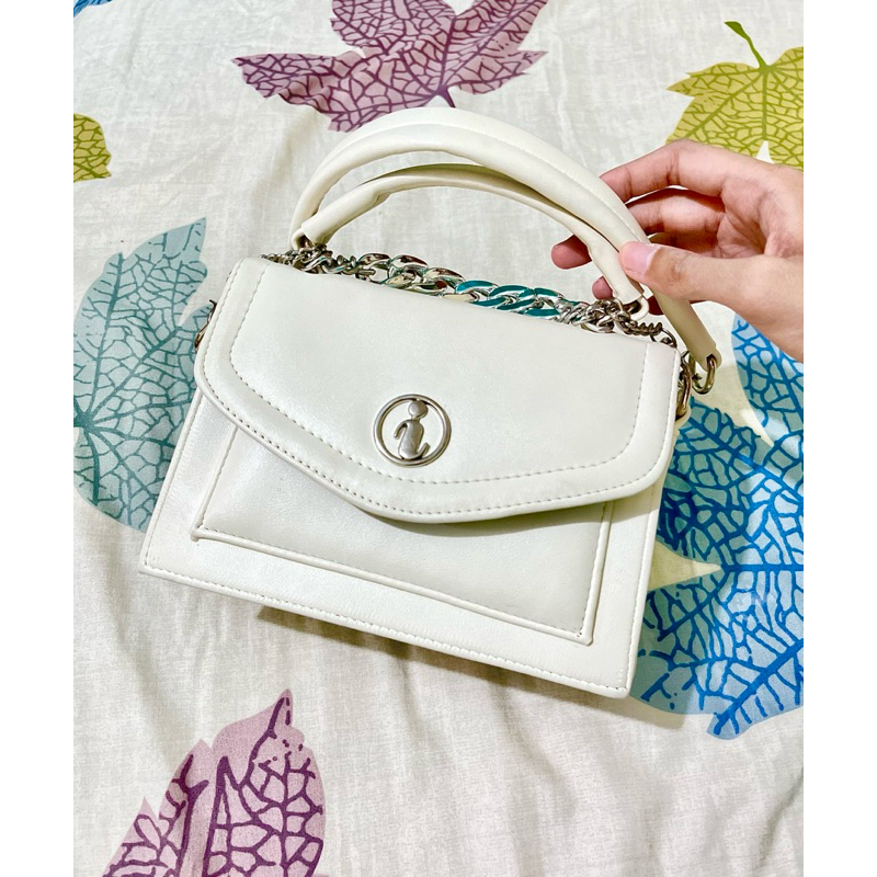 [PRELOVED] Tas Selempang Bahu Warna Putih dengan Rantai