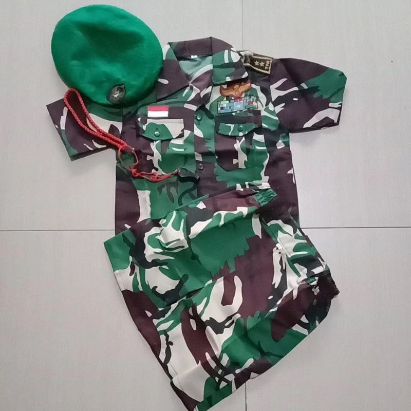 Baju TNI anak perempuan
