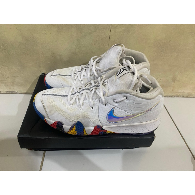kyrie 4 white