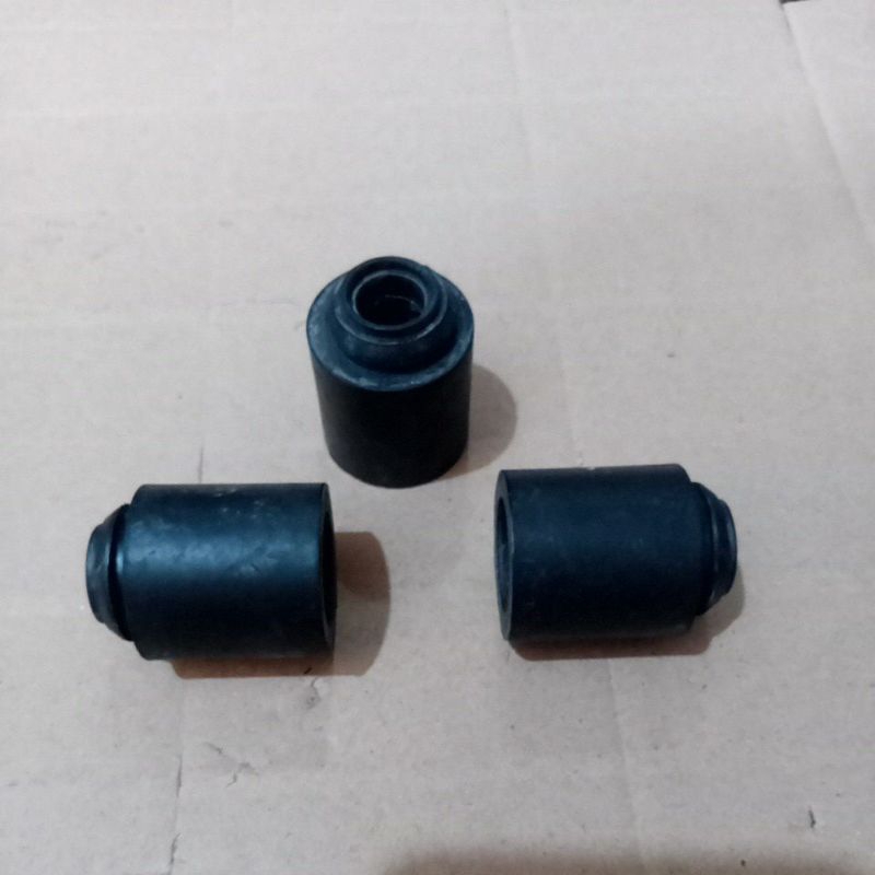 peredam getaran kaki kompresor AC 1 sampai 2 pk